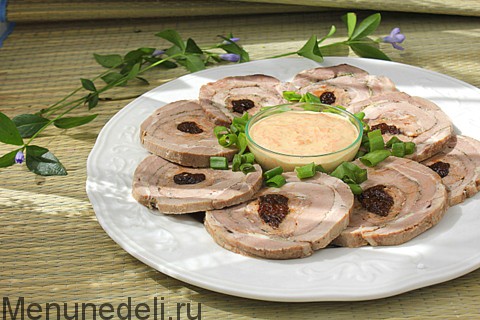 Свиной рулет с черносливом | Меню недели