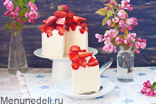 Торт с клубникой творожный | Меню недели
