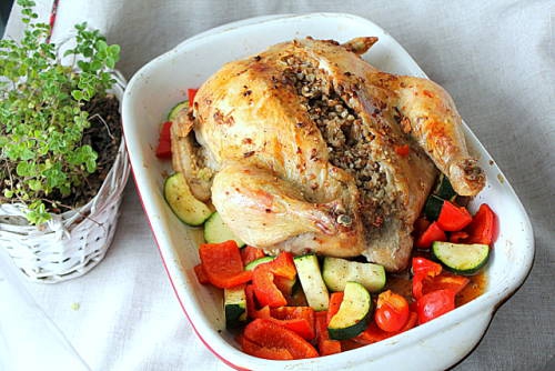 Курица, фаршированная гречкой