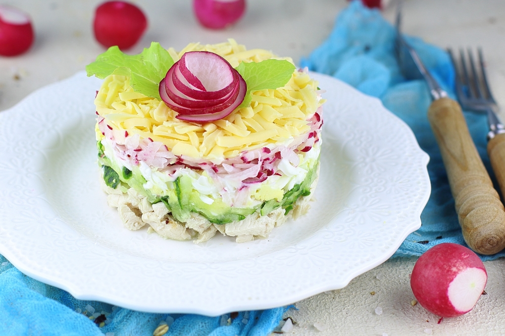 Салат с курицей, огурцом и редисом: рецепт пошаговый с фото | Меню недели
