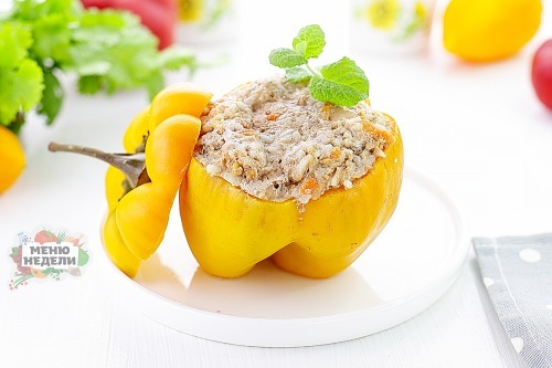 Фаршированные перцы в духовке с фаршем и рисом